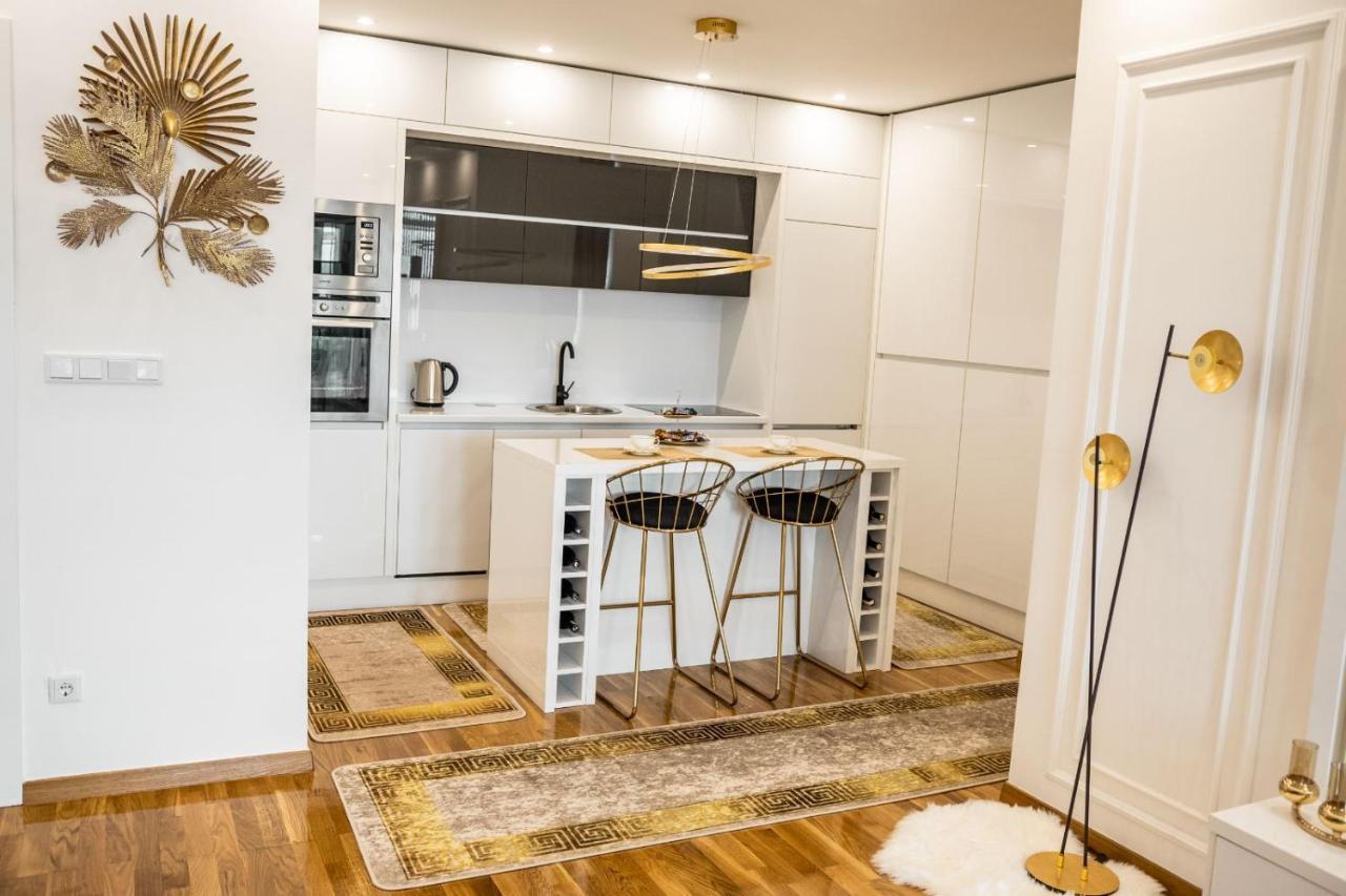 טוזלה Luxury Apartment Karic Free Parking מראה חיצוני תמונה
