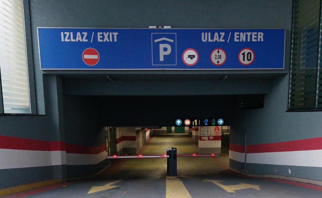 טוזלה Luxury Apartment Karic Free Parking מראה חיצוני תמונה