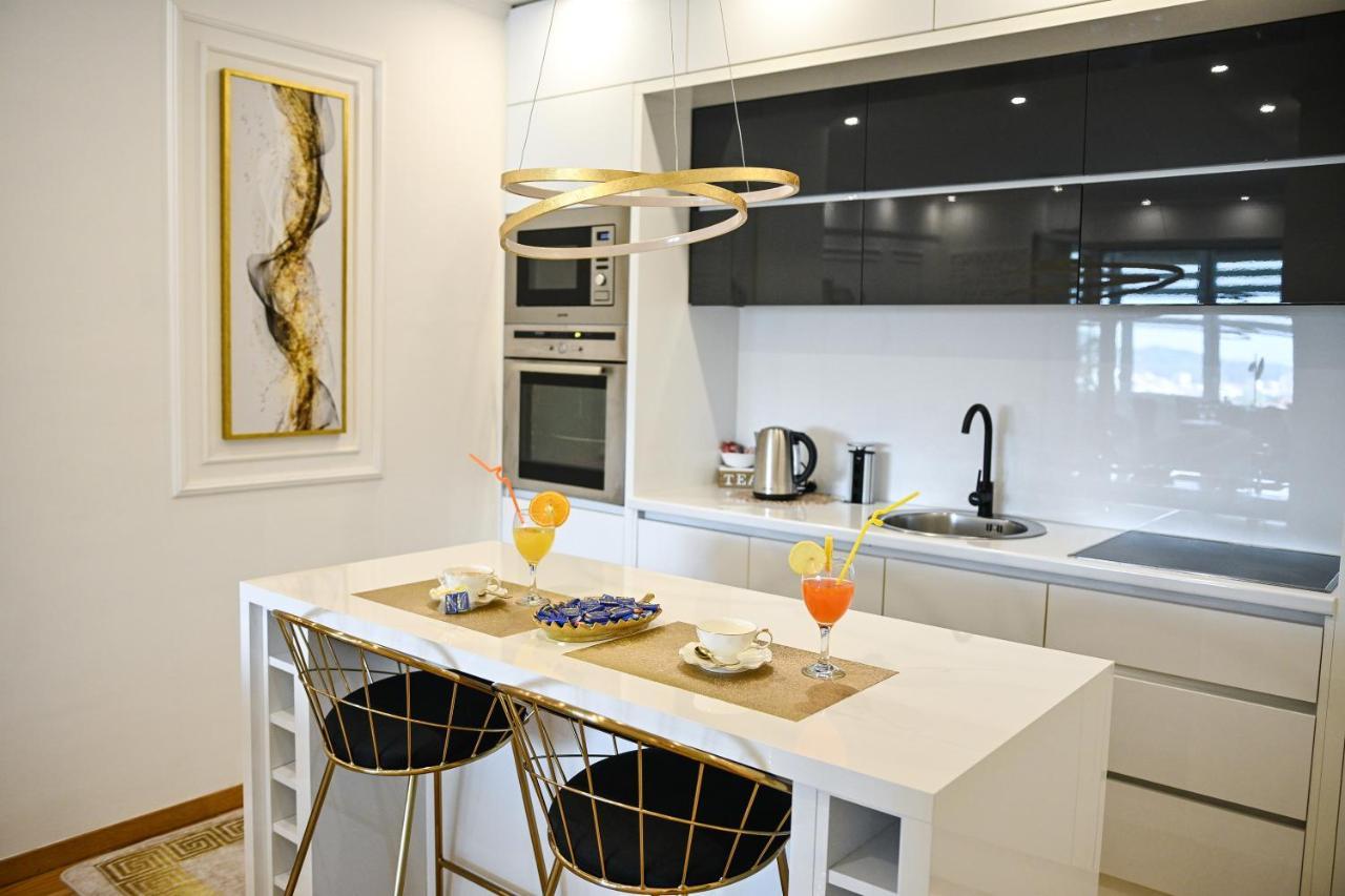 טוזלה Luxury Apartment Karic Free Parking מראה חיצוני תמונה
