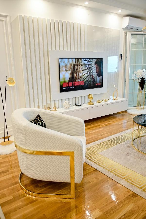 טוזלה Luxury Apartment Karic Free Parking מראה חיצוני תמונה