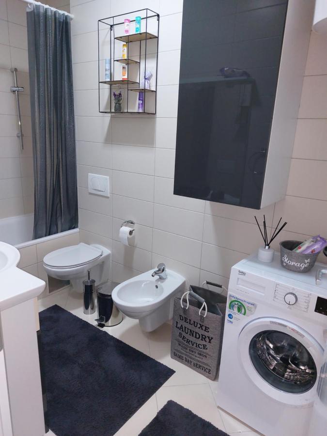 טוזלה Luxury Apartment Karic Free Parking מראה חיצוני תמונה